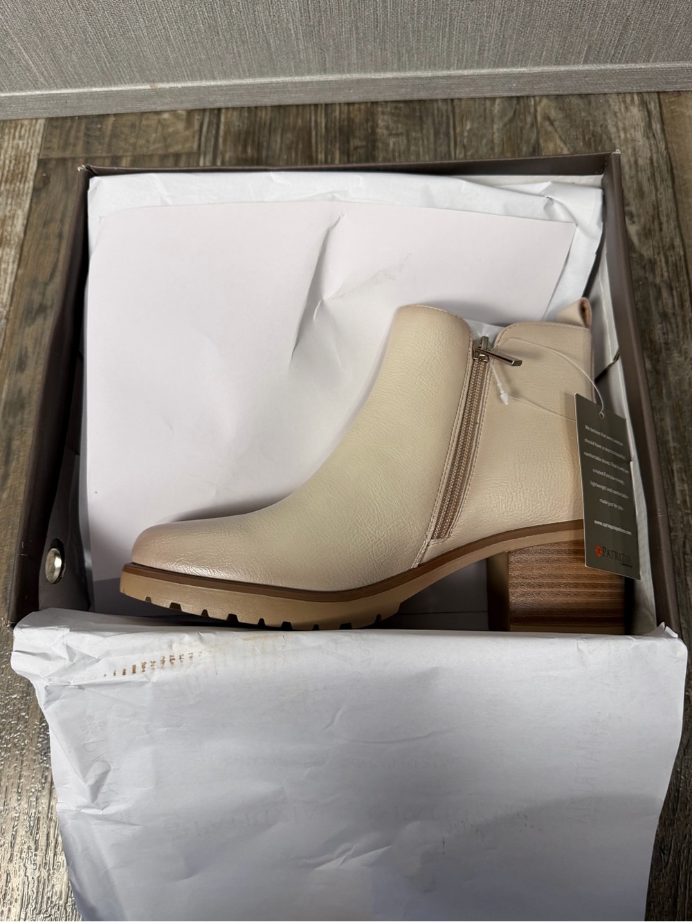 Patrizia by Spring Step Women's Cream Ankle Bootie with Side Zip Size 8.5 - Picture 15 of 16